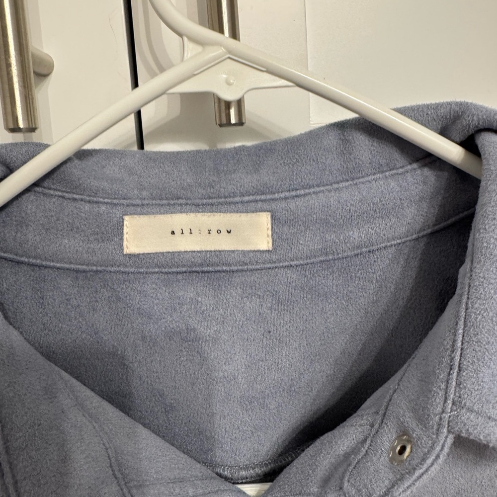 Velvet Short-Sleeve Button-Up Shirt - Picture 6 of 7